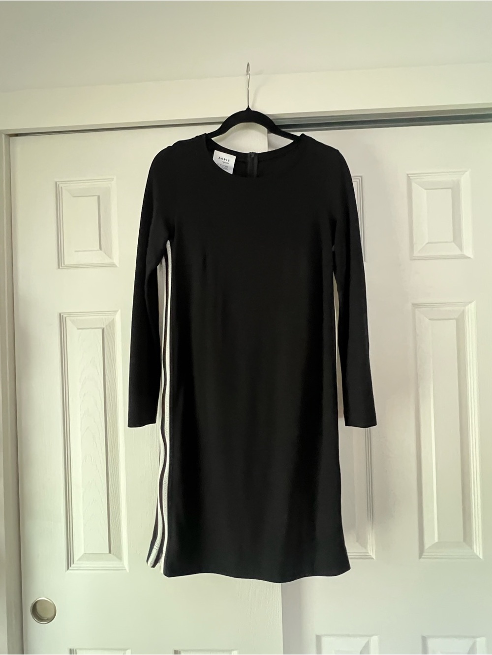 Classic Black Long-Sleeve Shift Dress with Side Stripe